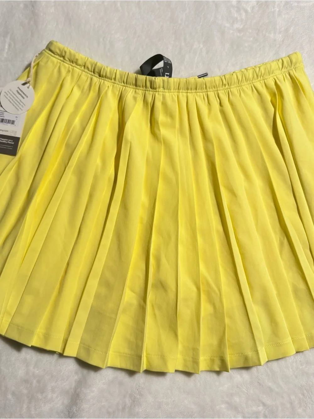 Vuori lightweight pleated
